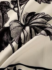 ชุดฤดูร้อนพิมพ์ลายดอกไม้สุดหรูของผู้ชายชุดฮาวาย2ชิ้นเสื้อชายหาดและกางเกงขาสั้นระบายอากาศ - Product Image 5