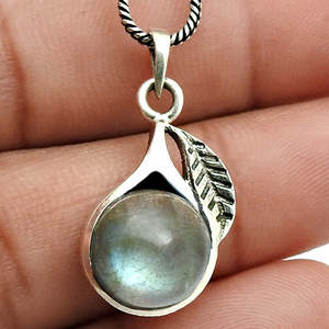 Colgante de Labradorita Hecho a Mano en Plata de Ley 925, Regalo Perfecto para Esposa, Aniversario, Boda, Día de la Madre - Product Image 3