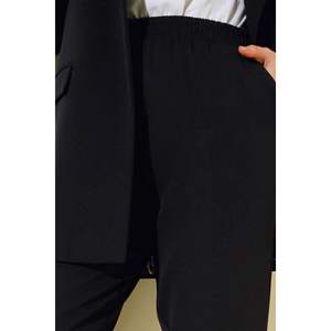 Black Elastic Waist Pocket <b>Women's</b> Jumpsuit Breathable Hip Hop Cargo <b>Flare</b> Pants with Wrinkled Technics <b>Leggings</b> - Product Image 1