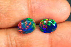 Piedra preciosa de ópalo negro etíope natural Welo, arcoíris brillante, gemas de ópalo negro llamativo, piedra de ópalo negro etíope de corte ovalado precioso - Product Image 3