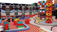 Projet de parc de jeux intérieur de la marque Yideli, très rentable, conception commerciale personnalisée avec des matériaux plastiques, espace de divertissement