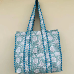 Sac fourre-tout fait à la main 100% coton pour femmes imprimé floral sac à bandoulière à la mode et à la mode avec fermeture à glissière pour une utilisation toute l'année - Product Image 1