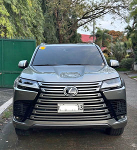 Pare-chocs d'occasion 2023 pour LX600 2024, maintenu par Local Casa, fixation par boulons - Product Image 1