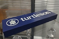 Panneau de signalisation personnalisé en acrylique avec logo |   Affichage de logo de marque en acrylique 3D |   Plaque de nom en acrylique pour bureau OEM |   Fabriqué en Chine/Guangxi