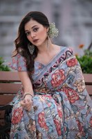 Sari en soie Georgette imprimé numériquement sur mesure, design élégant et confortable, avec broderie lourde, style actrice de série TV + Blouse