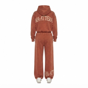 Conjunto de Sudadera con Capucha y Pantalones Deportivos para Mujer, Color Rojo Óxido, Lavado Ácido, Algodón y Felpa, Ropa Deportiva Urbana, Venta al Por Mayor OEM - Product Image 4