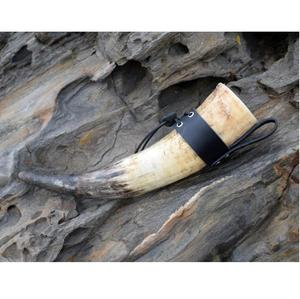Cuerno de búfalo pulido natural Cuerno vikingo para beber con soporte de cuero y soporte de metal Diseño animal Feng Shui de alta calidad - Product Image 6