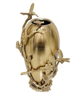 Jarrón decorativo de latón con ramas de árboles esculpidas y diseño de pájaros perfecto para interiores de casas de lujo y centro de mesa artístico. - Product Image 3