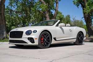 Excelente estado, Bentley Continental GTC V8 S 2022 usado, 6 mil millas. - Product Image 4
