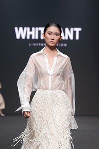 Offres Spéciales 2025 chemisiers et chemises pour femmes avec deux poignets Asa chemisier long tissu de haute qualité ensemble pour femmes blanc Vietnam - Product Image 5