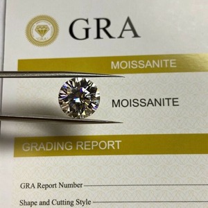 Piedra suelta de moissanita redonda brillante certificada GRA con efecto de juego de color para la fabricación de joyas - Product Image 5