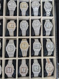 Montre en diamant Moissanite VVS la plus vendue, entièrement sertie, mouvement à quartz en acier inoxydable, montre Moissanite d'un fabricant indien - Product Image 4