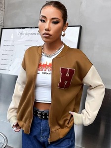 Chaqueta universitaria de lana de gran tamaño para mujer con bordado de hombros caídos característica transpirable producto terminado listo para venta al por mayor - Product Image 3