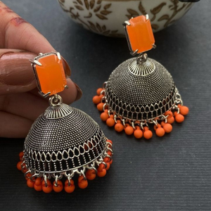 Fabricants de bijoux Bijoux pour femmes indiennes et pakistanaises faits à la main Boucles d'oreilles Jhumka indiennes antiques Nouveaux bijoux de créateurs pour femmes - Product Image 5