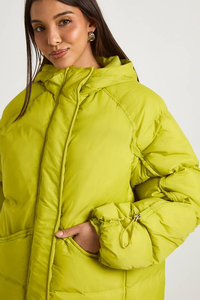 Chaqueta Acolchada de Lona Tejida Negra Personalizada para Mujer con Capucha, Transpirable y de Manga Larga - Product Image 3