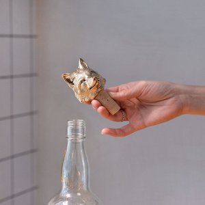 Tapón de vino H.M.A Artesanía, tapa decorativa con base de corcho en metal, artículo de lujo hecho a mano para un uso elegante de la botella - Product Image 2