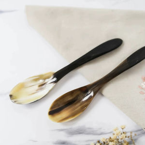 ช้อนเขาควายธรรมชาติ ทำด้วยมือและขัดเงา เหมาะสำหรับเสิร์ฟเครื่องเทศ น้ำจิ้ม หรือใช้ตกแต่งโต๊ะอาหาร คุณภาพสูง - Product Image 1