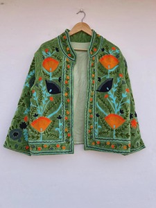 Veste en velours vert brodée de fleurs, manches longues, col châle, style bohème, vêtements d'automne pour femmes, grande taille - Product Image 1