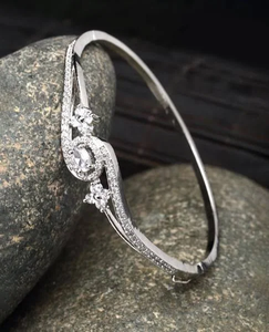 Offre Spéciale 925 Sterling Silver Tennis Cut Bracelet pour Femmes À La Mode Moissanite Diamant VVS Rhodium Fine Jewelry pour Mariage - Product Image 4