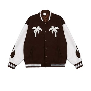 Veste matelassée pour homme grande taille, sur mesure, style streetwear, avec grand patch brodé, veste universitaire, col montant, enduite - Product Image 1