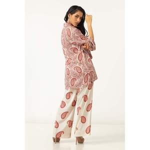 กางเกงลำลองขาบานเอวสูงสำหรับผู้หญิง ผ้าเมลโลดี้แชมเบรย์พิมพ์ลายสีแดง ดีไซน์ทรงตรง ระบายอากาศได้ดี ตกแต่งด้วยลวดลาย - Product Image 2