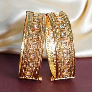 Bracelets en laiton empilables classiques avec un motif perlé en relief continu, un design simple mais élégant, à des prix de gros. - Product Image 5