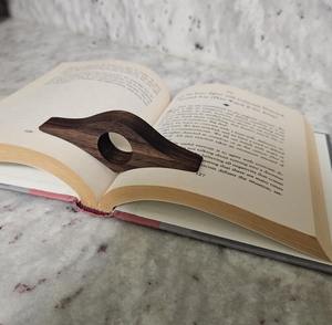 Porte-pages en bois en gros, accessoires de lecture artisanaux - Product Image 3