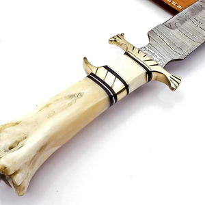 Cuchillo Bowie de Acero de Damasco Personalizado al por Mayor OEM/ODM para Caza y Camping con Mango de Madera y Funda de Cuero - Product Image 3