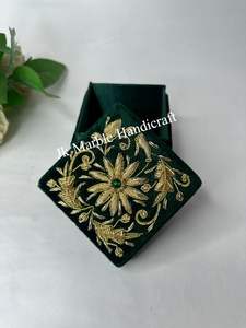 Caja de Joyería Shanell Personalizable con Bordado Duradero, Solución de Almacenamiento con Patrón Perfecto, Hecha a Mano - Product Image 3