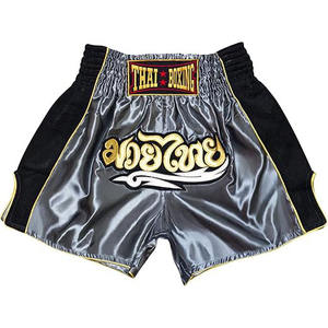 Pantalones cortos de Muay Thai negros personalizados directos de fábrica con bordado de apliques de sublimación Proveedor de ropa OEM MMA Ropa de artes marciales - Product Image 3