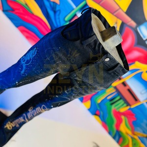 Jeans en denim personnalisés avec logo brodé, impression de strass, fabrication sur mesure, haute qualité, vintage, confortables, OEM, été, automne - Product Image 6