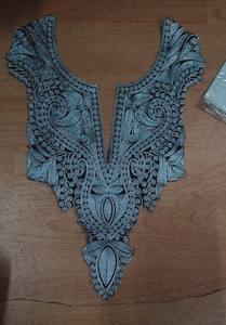 Motifs de cou brodés de luxe pour robes et hauts Décolletés brodés personnalisables pour les fabricants de vêtements qualité 100% - Product Image 5