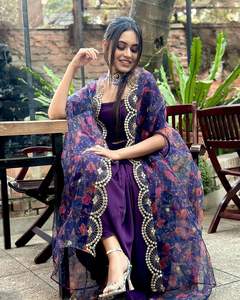 Lehnga choli ชุดเจ้าสาวสำหรับงานแต่งงานปาร์ตี้ชุดเจ้าสาวดีไซน์2023อินเดียซื้อจากผู้ผลิตอินเดีย - Product Image 4