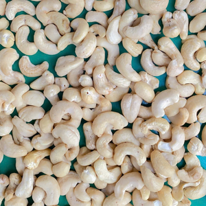 Vente en gros de noix de cajou crues de haute qualité W180 W240 W320 Paquet de noix de cajou exportées vers l'Asie, l'UE, le Moyen-Orient de Santigo - Product Image 1