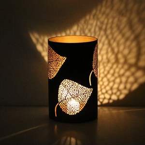 Bougeoir votif en métal moderne parfait pour les appartements de luxe offrant un aspect élégant et une utilisation pratique - Product Image 1