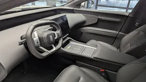 2025 AVAAE-TR 12 Faible kilométrage Automatique Toit ouvrant panoramique Feux LED Feux de jour LED 6 places Prêt à être expédié - Product Image 2