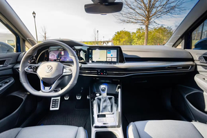 Usado 2024, Volante a la Izquierda, Asientos de Cuero, Cámara Trasera, Hatchback, Sin Accidentes, En Buen Estado, Listo para Conducir - Product Image 6