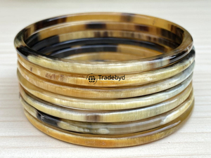 Pulseras de Cuerno Natural Hechas a Mano, Regalo Unisex de Lujo, Joyería Ética Premium, Juego de Pulseras de Tradebyd - Product Image 3
