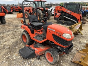 Producto estrella: Tractor cortacésped diésel subcompacto Kubota BX2360 de 23 HP, 4x4, multiusos para agricultura y paisajismo - Product Image 2