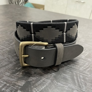 Ceinture de polo en cuir faite à la main, design géométrique élégant, réglable, équipement équestre pour hommes - Product Image 1