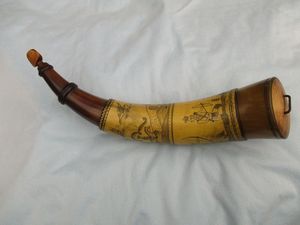 Corne à boire en céramique fabriquée à la main pour hydromel et bière pour les fêtes de Noël et les fêtes de fin d'année - Product Image 4