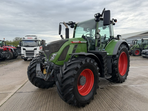 Mejor Oferta: Tractor de Paseo Fendt 209V Profi Gen3, 50HP, 4WD, Tractor para Viñedos Estrechos, Motor Fawde, Transmisión CVT Vario - Product Image 1