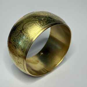 กำไลข้อมือทองเหลืองดิบขนาด 69 มม. ดีไซน์แบบฝังลายช่องกว้าง ทำด้วยมือ สไตล์โมเดิร์น งานฝีมือ MS รุ่น MS-wc-001 - Product Image 1