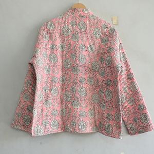 Veste d'hiver pour femme en coton imprimé à la main en Inde, design réversible, fabrication artisanale, écologique, fermeture à boutons, doublure en coton - Product Image 3