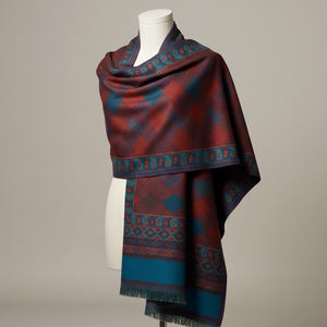 Châle en laine Kullu de qualité supérieure, tissé à la main avec des motifs traditionnels, respirant, longueur moyenne, pour un port chaud en hiver et des tenues festives - Product Image 1
