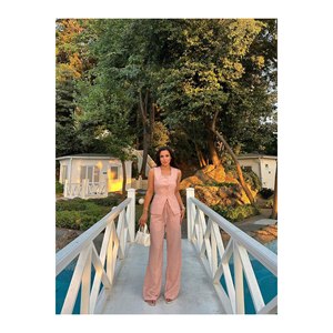 Completo gilet e pantaloni da donna in lino quadrato - Product Image 3