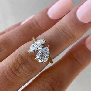 Anillo de compromiso Toi Et Moi con diamantes de laboratorio en forma de pera y marquesa de 2.00 quilates, certificado IGI DEF VVSVS - Product Image 5