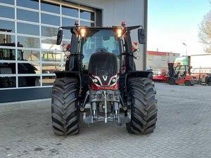 TRACTOR AGRÍCOLA VALTRA Q265 DIRECT UNLIMITED 2024 DE PRIMERA MANO, USADO, LIMPIO Y EN BUEN ESTADO - Product Image 1
