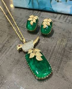 Ensemble de chaîne à maillons plaqué or à la mode élégant en laiton réglage à la main bijoux de mode pour femmes pour un usage quotidien collier artificiel Shree - Product Image 1