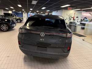 ID.4 2024 USADO, SUV Eléctrico, Automático, Base, Tracción Trasera, Asientos de Cuero, Neumáticos R19, Interior Claro, Volante a la Izquierda, Cámara Trasera - Product Image 3